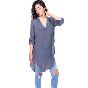Aakaa crinkled tunic top